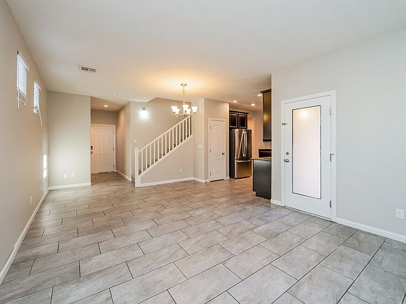 4th image of 9353 Pearblossom Sky Ave
