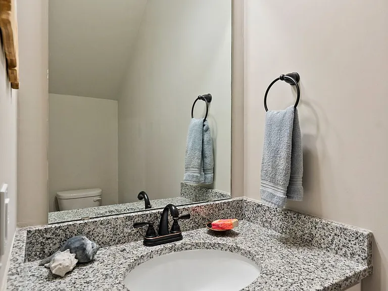 68 Catalina Cir — Photo 32