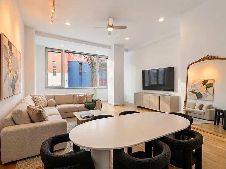 540 W 50th St #1B — Photo 1