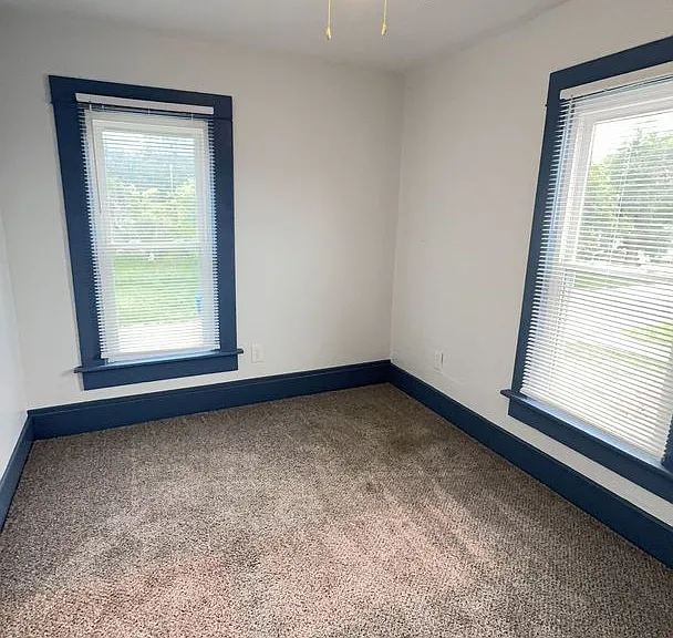 802 W Oak Ave — Photo 16