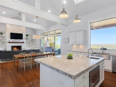 1821 Overland Stage Rd, Dripping Springs, TX, 78620