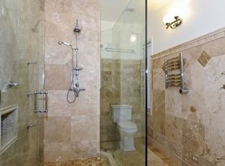 214 W Saint Paul Ave #1, Chicago, IL