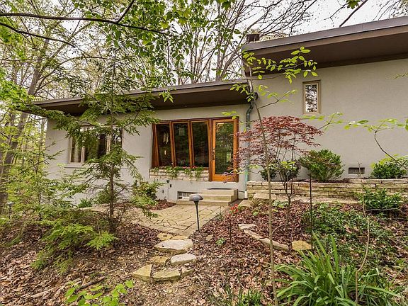 2nd image of 289 Lenappe Dr