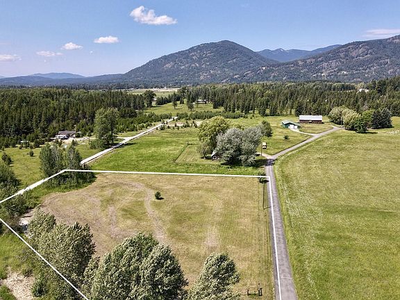 2nd image of 44 Knitting Ln