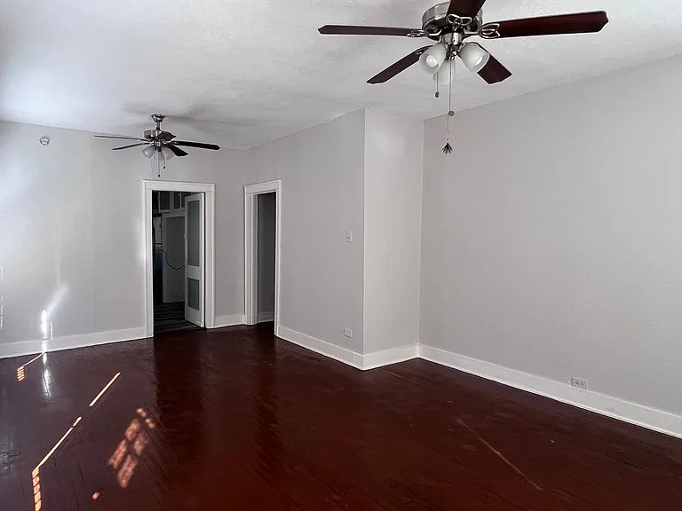 215JENNING S St — Photo 19