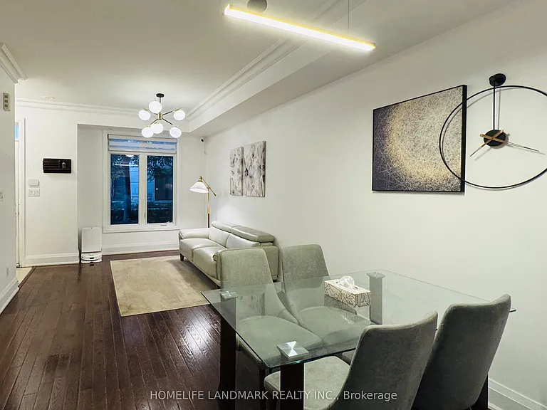7 Oakburn Cres #15 — Photo 3