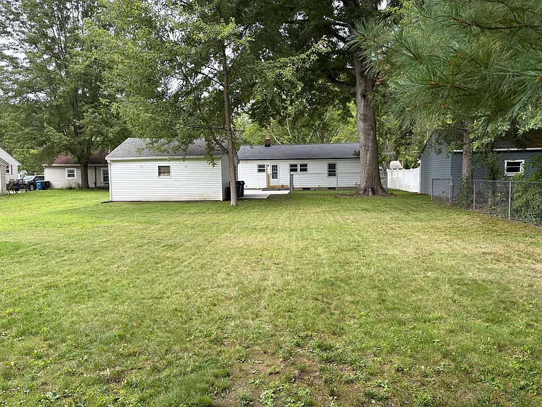 7567 Inland Dr — Photo 26