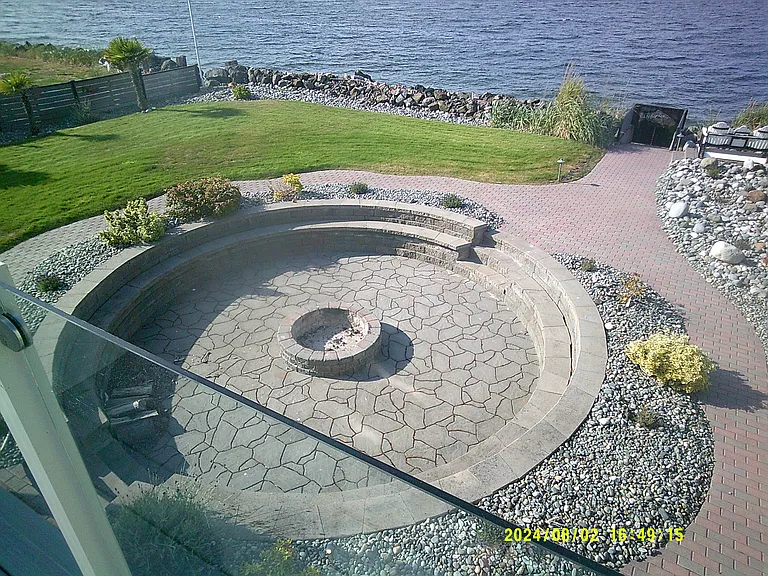 131 Beach Dr — Photo 29