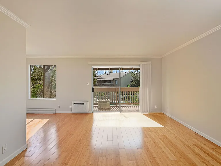 100 Devon Avenue — Photo 25
