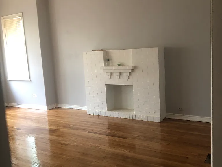 7031 S King Dr #1 — Photo 8