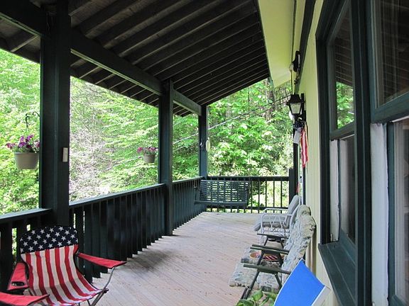3rd image of 221LAUREL Lane