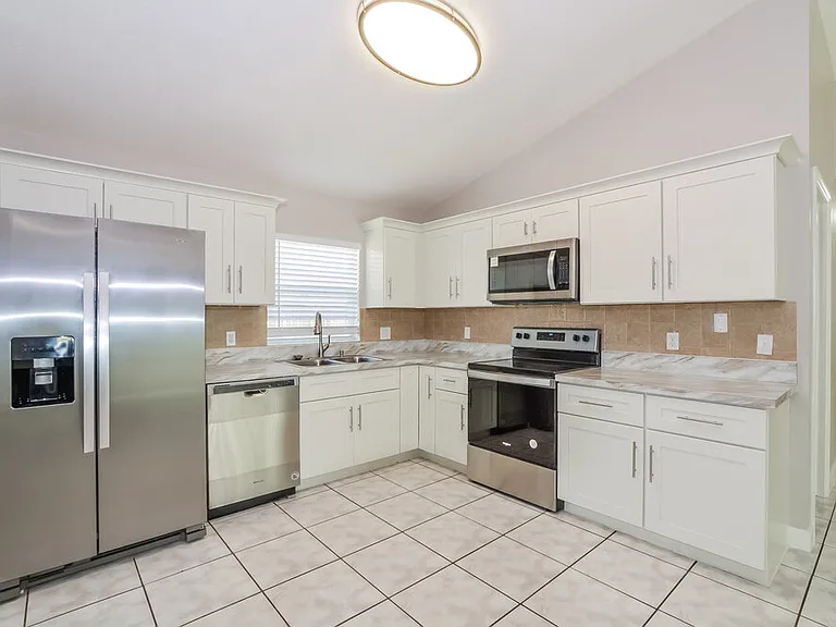 9599 Lupine Ave — Photo 10