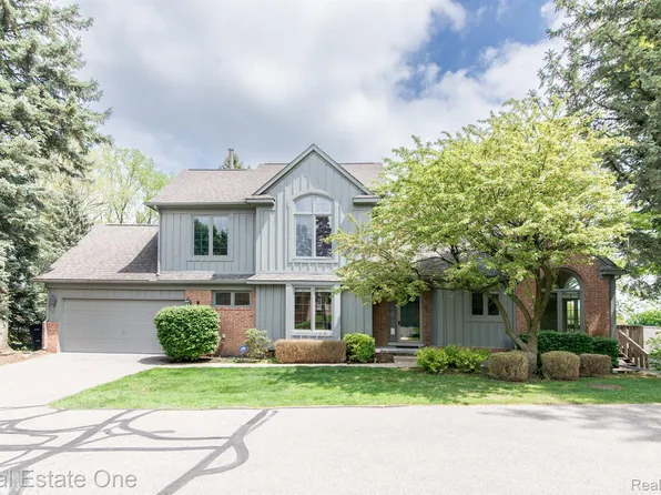 28262 Burton Ln, Farmington, MI 48331