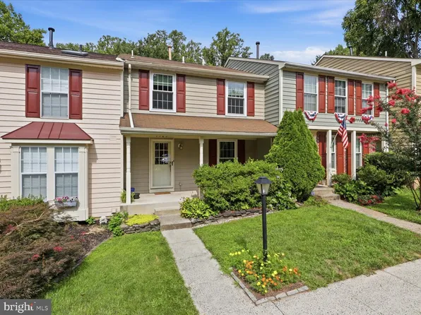 1563 Autumn Ridge Cir, Reston, VA 20194