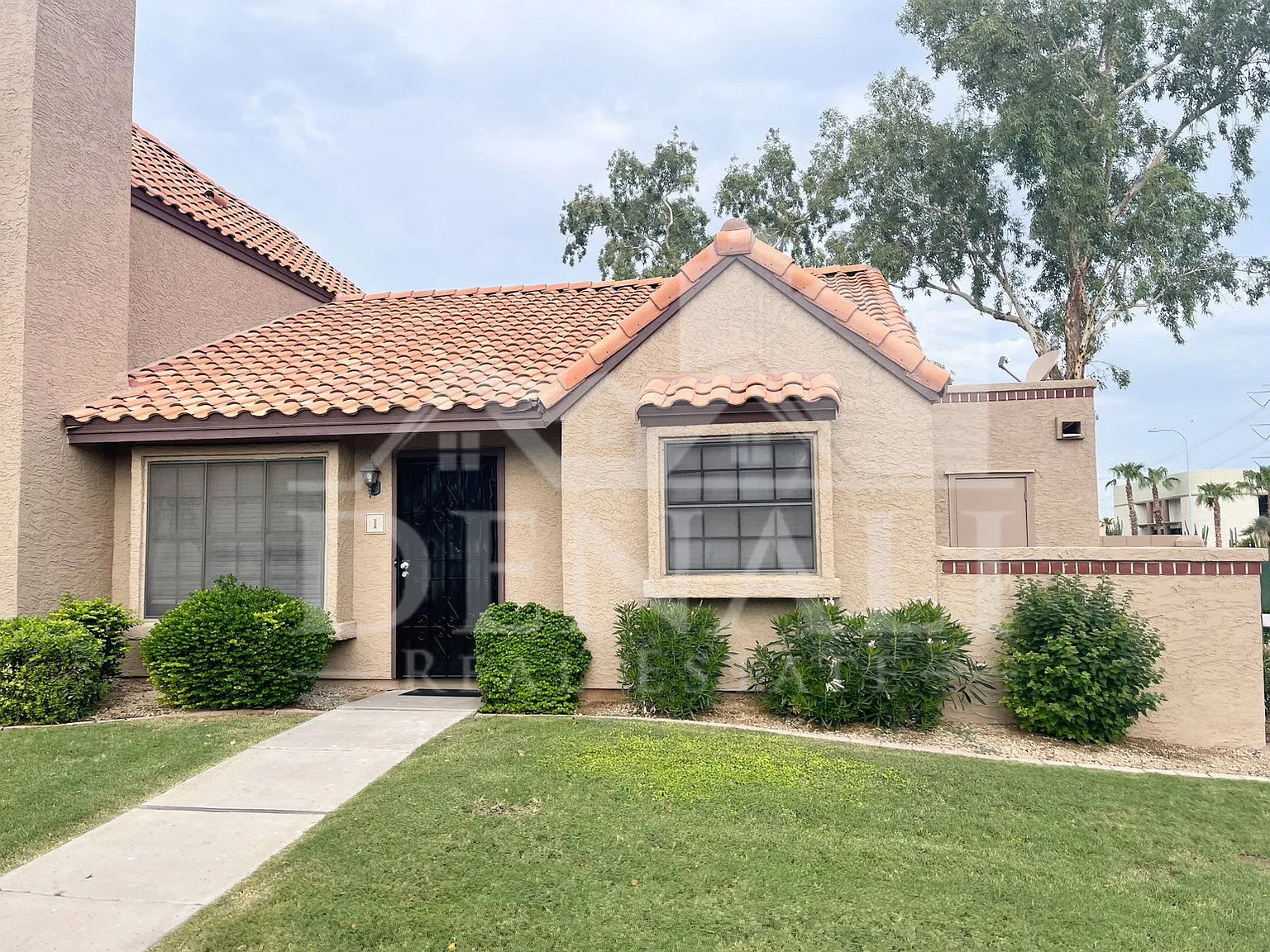 3 bed, 2.0 bath, 1203 sqft, $1,795 — Photo 2