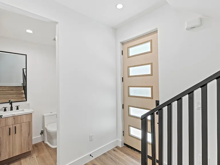10921 Hesby St #1/2 — Photo 7