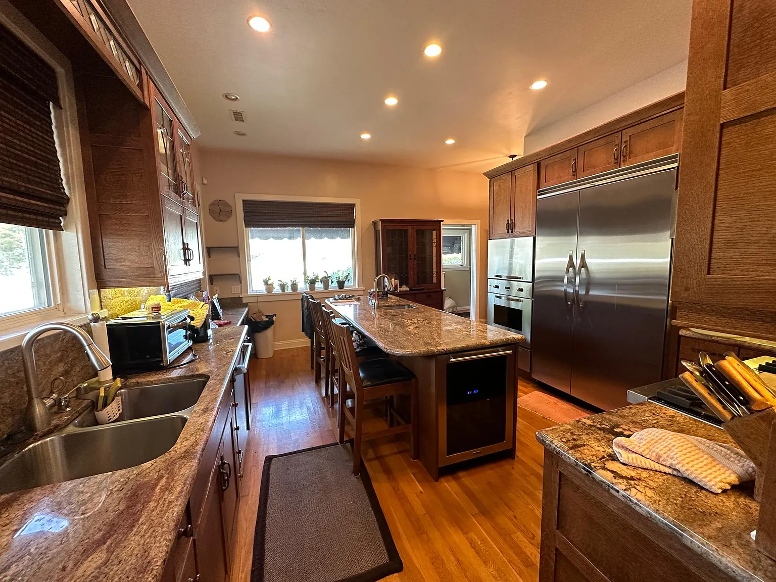3 bed, 1988 sqft, $5,900 — Photo 3