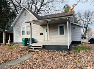 718 E Calhoun St, Macomb, IL 61455