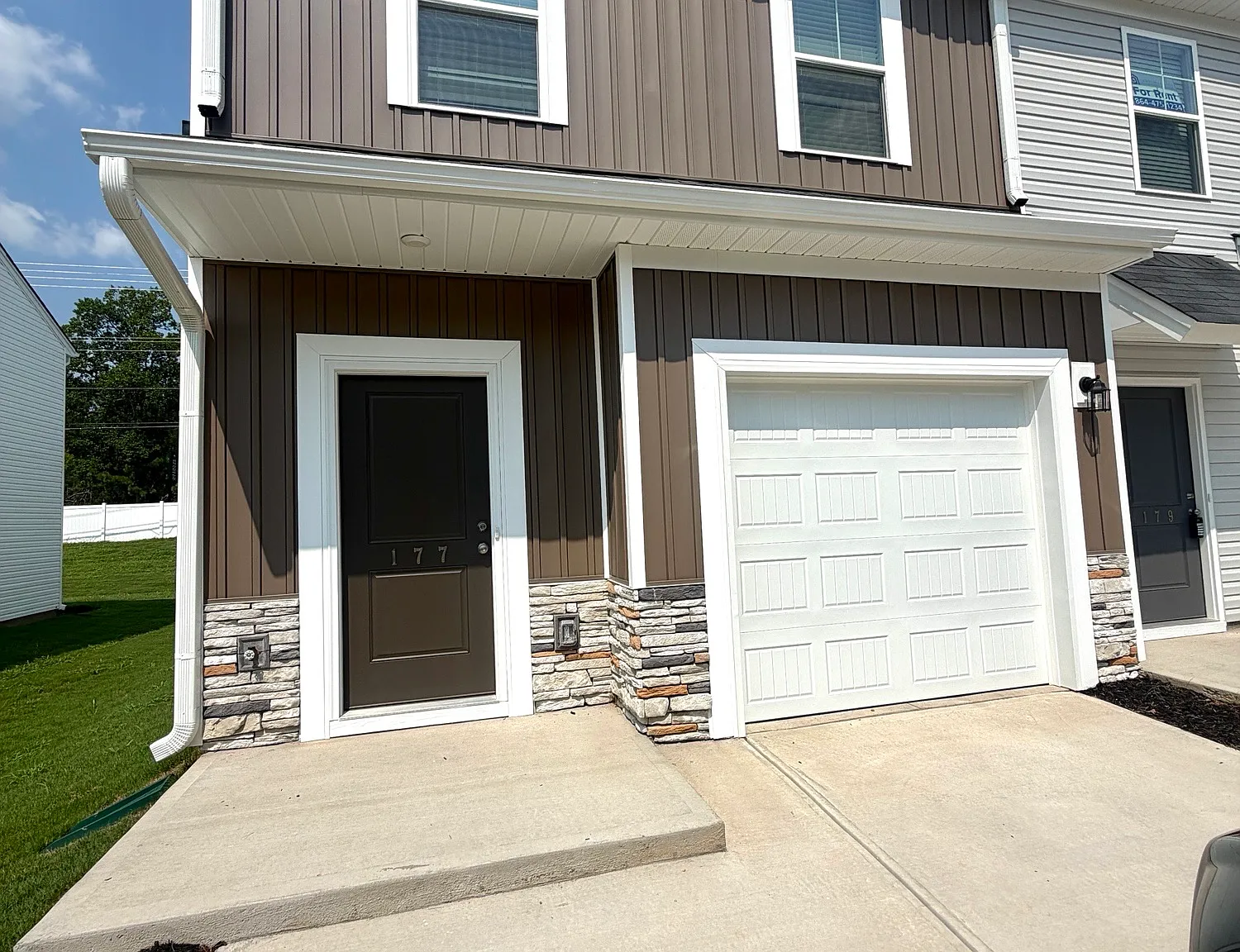 3 bed, 2.5 bath, 1470 sqft, $1,750 — Photo 2