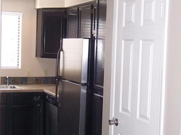 5th image of 750 E Northern Ave Unit 1035