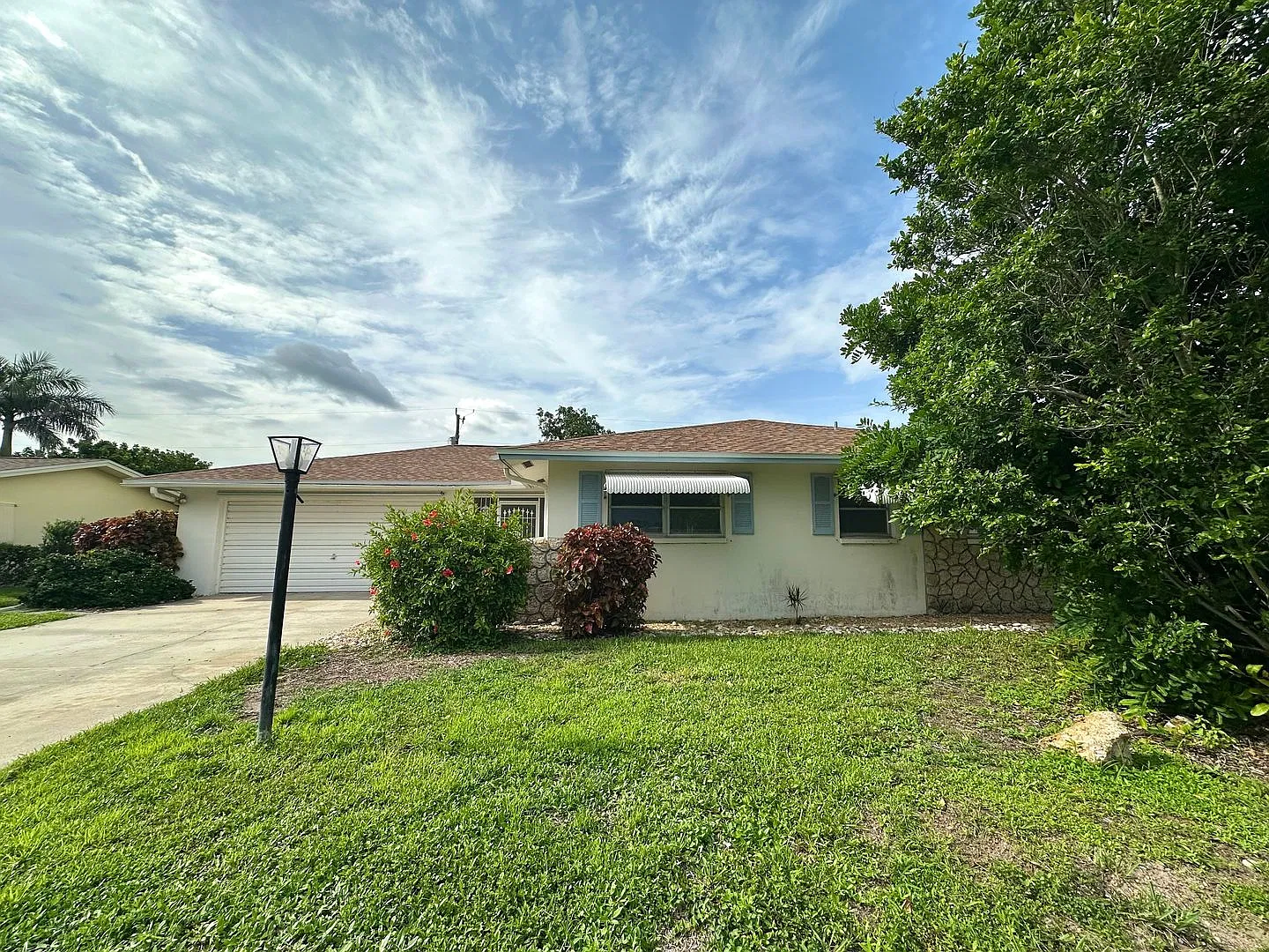 Coming Soon! Charming 3 Bed, 2 Bath Pool Home in SE Cape Coral Prime Location Near Beach & Bridge... — Photo 4