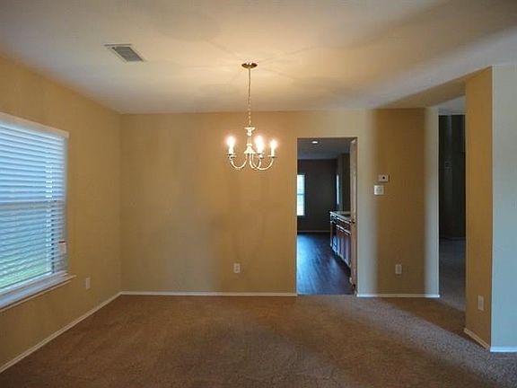 3rd image of 722 Vista Grove Cir
