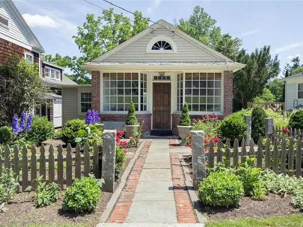 30 Sharon Road, Salisbury, CT 06039