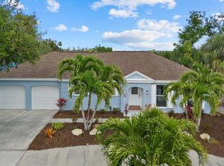 704 Tropical Cir, Sarasota, FL 34242