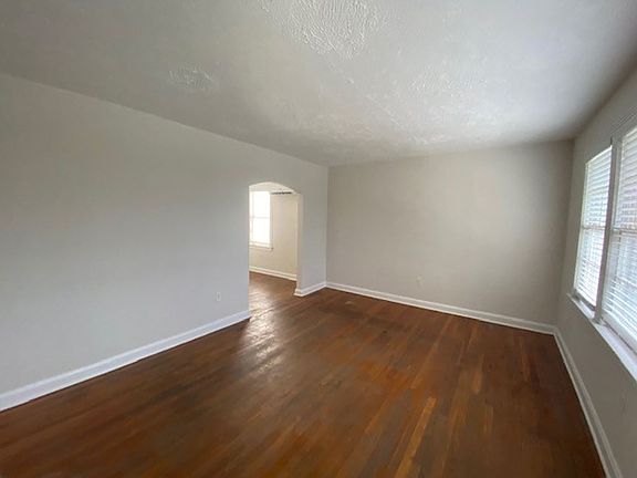 3rd image of 1639-1643 Larue Ave #4