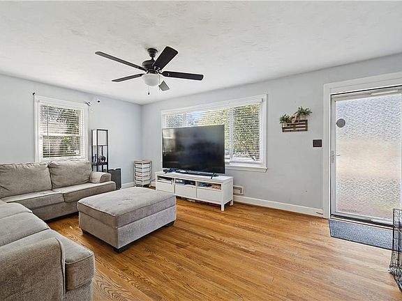5th image of 32 Claremont Ave