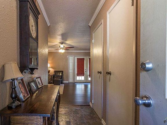 2nd image of 100 Hillcreek Dr