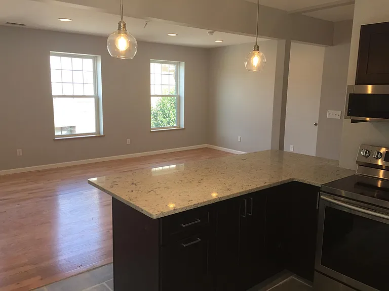 136 E 8th Ave #1 — Photo 12