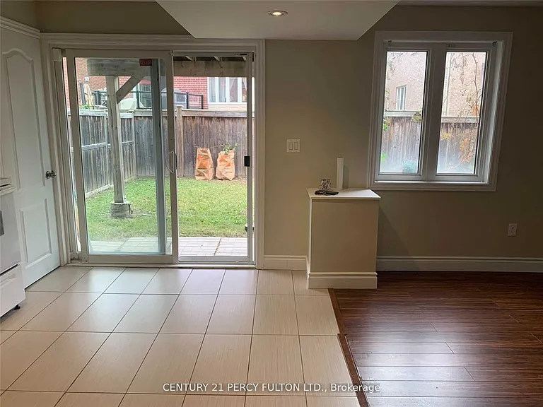 21 Watersplace Ave — Photo 2