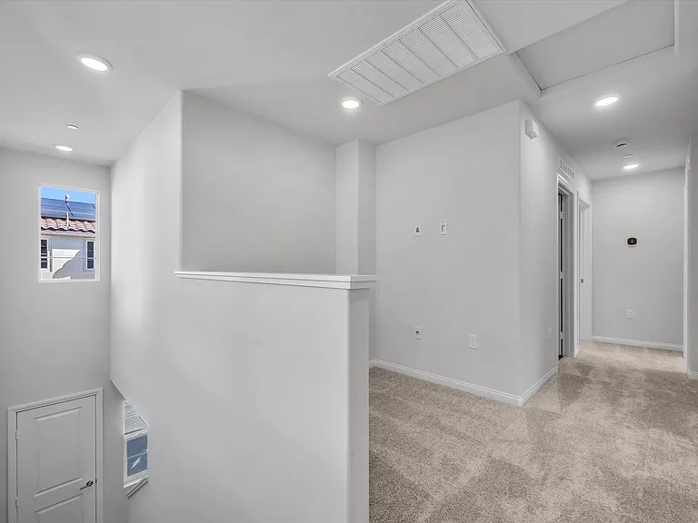 438 Meyer Pl — Photo 12