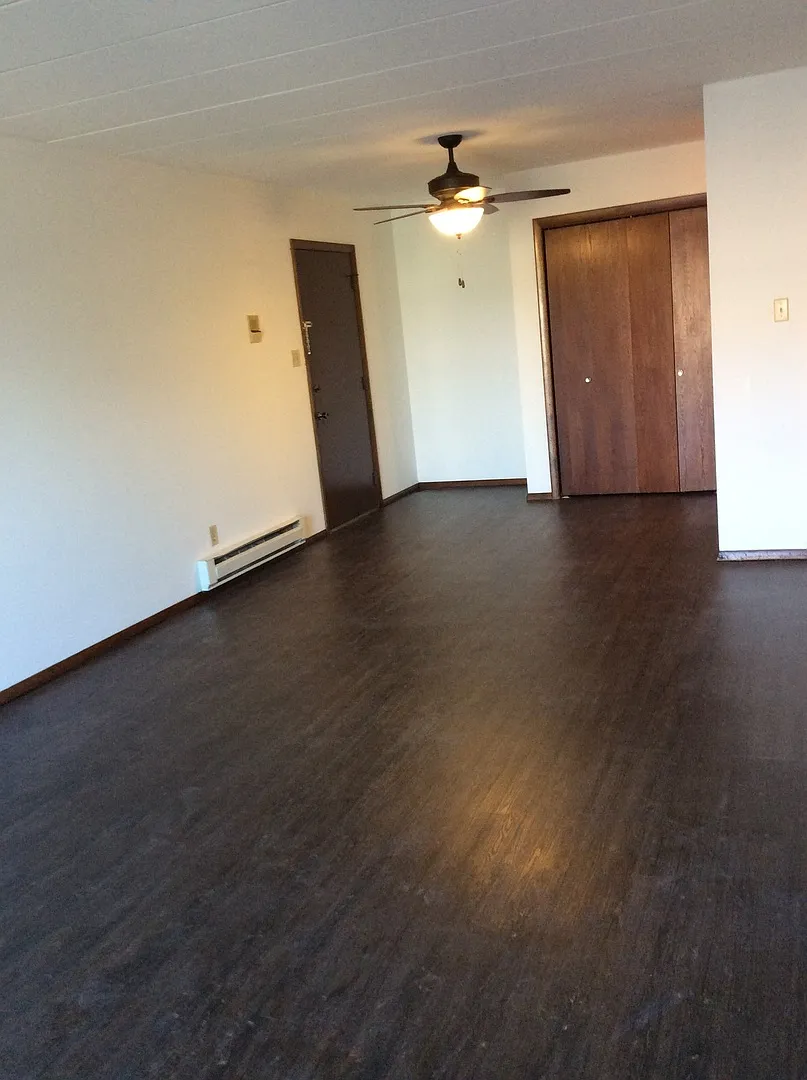 2130 — Photo 3