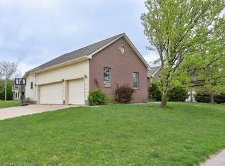 17613 Colonial Ave, Omaha, NE 68136