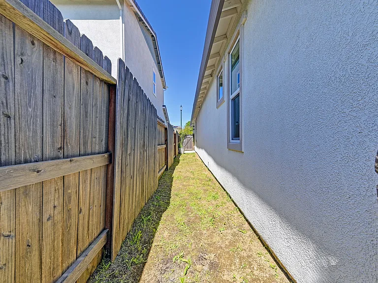 5088 Moonraker Ln — Photo 33