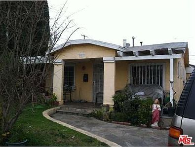 1st image of 823 E 109th St