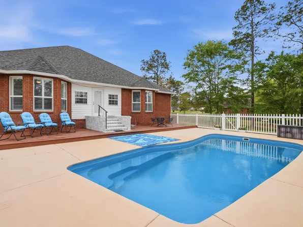1025 Ten Lake Dr, Defuniak Springs, FL 32433