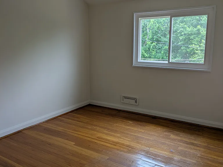 3215 Wallford Dr — Photo 5