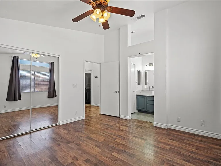 8137 Dartmoor Ave — Photo 14