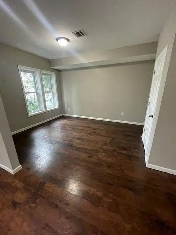 2 bed, 800 sqft, $1,800 — Photo 2