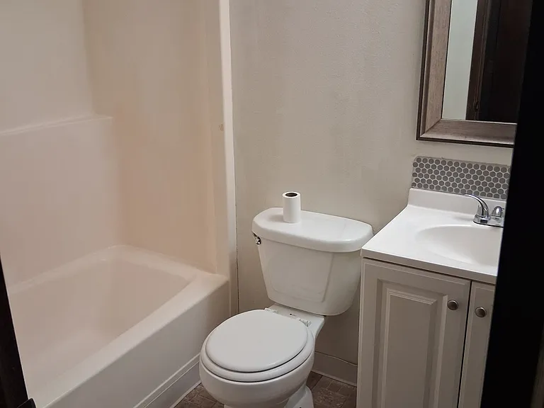 1214 McKinley Ave #3 — Photo 4