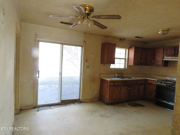 3rd image of 146 Park Pl