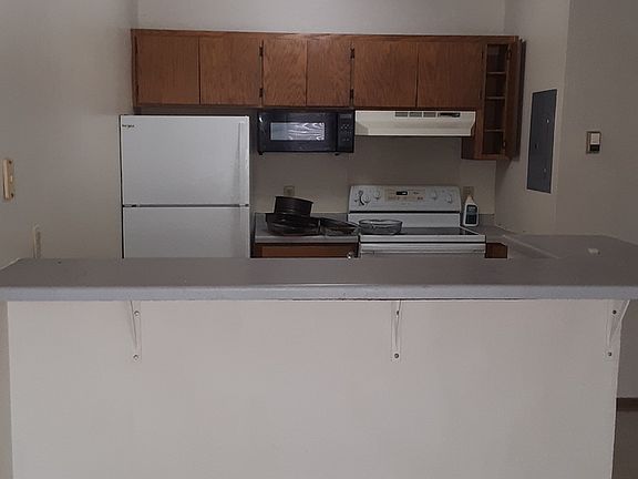 3rd image of 428 1st Ave NE #428