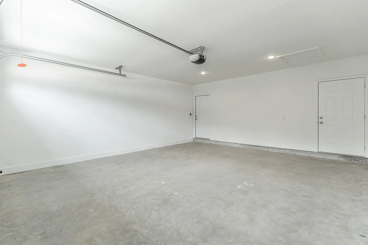 Building Photo - 4688 Heiskell Dr