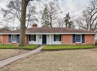 337 E Blodgett Ave, Lake Bluff, IL 60044