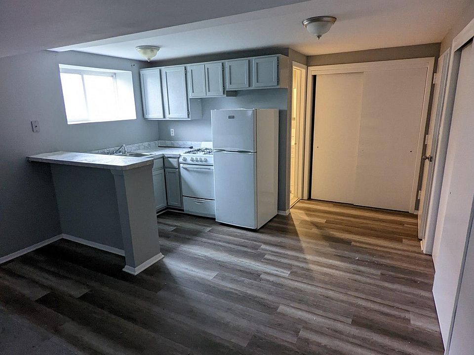 1st image of 35 Langere Pl APT J