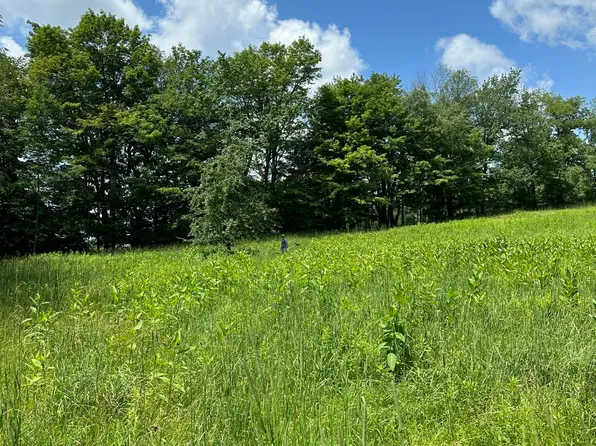 1 Crosstown Hwy, Lakewood, PA 18439