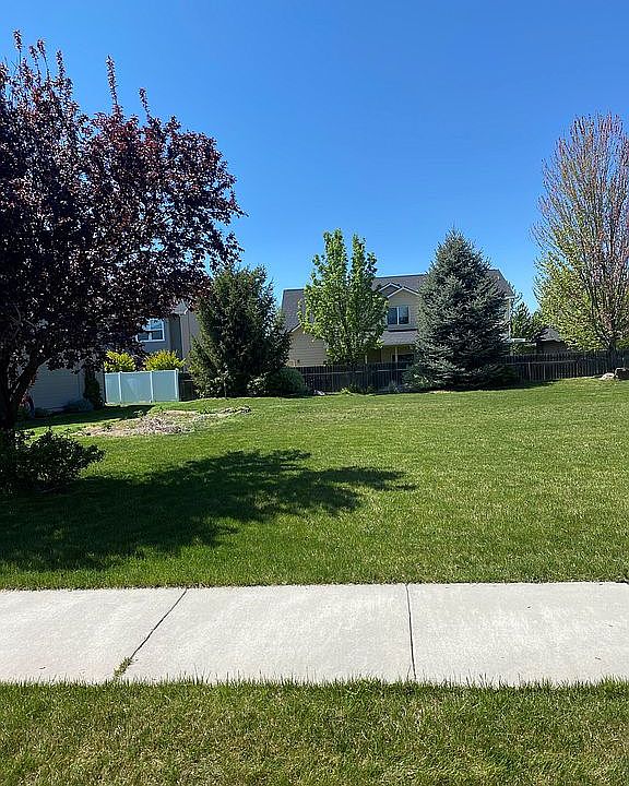 2nd image of 573 N Paddington Pl